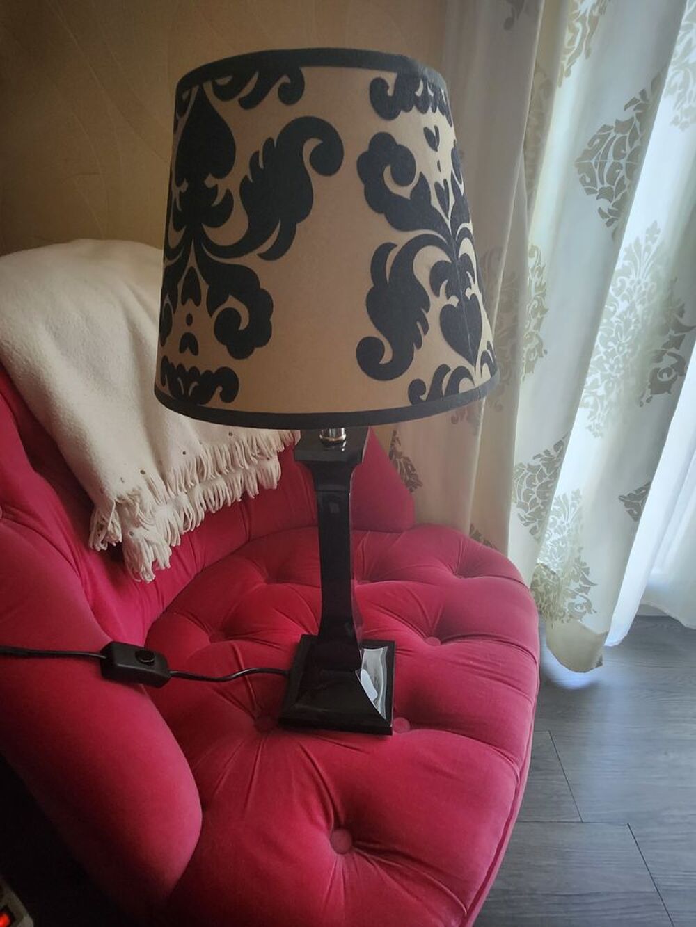 Lampe &agrave; poser style baroque Décoration