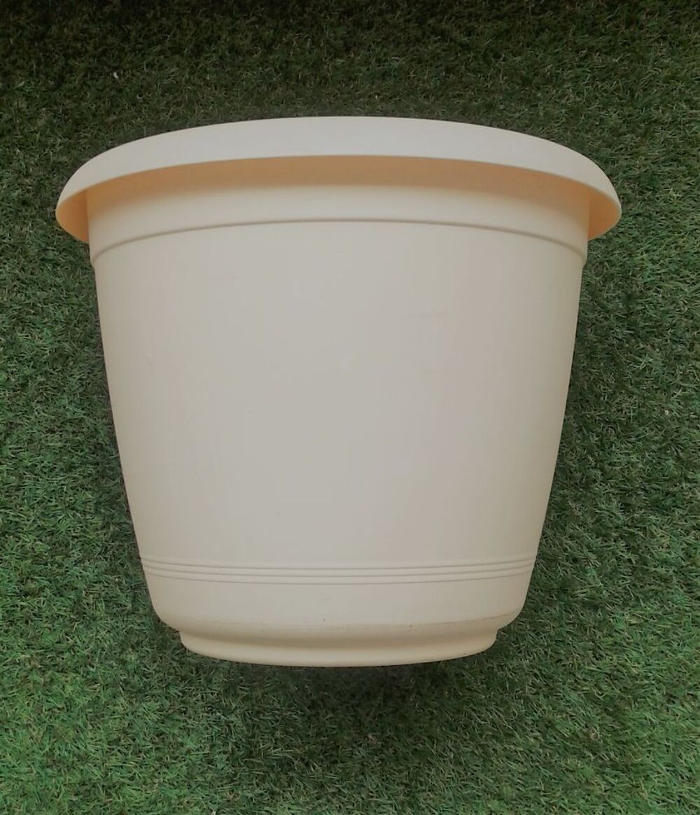 Pot de fleurs beige Jardin