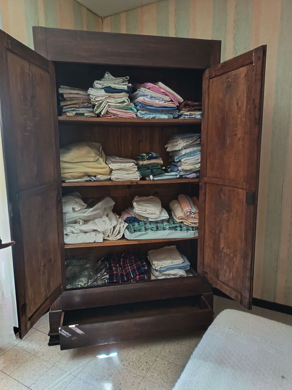 Armoire ancienne en bois Meubles