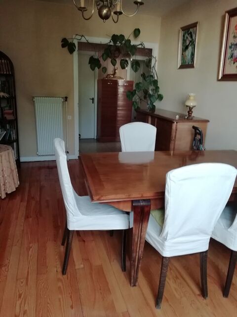 Table Salle a manger noyer massif vein� noir Excellent etat 300 Clermont-Ferrand (63)