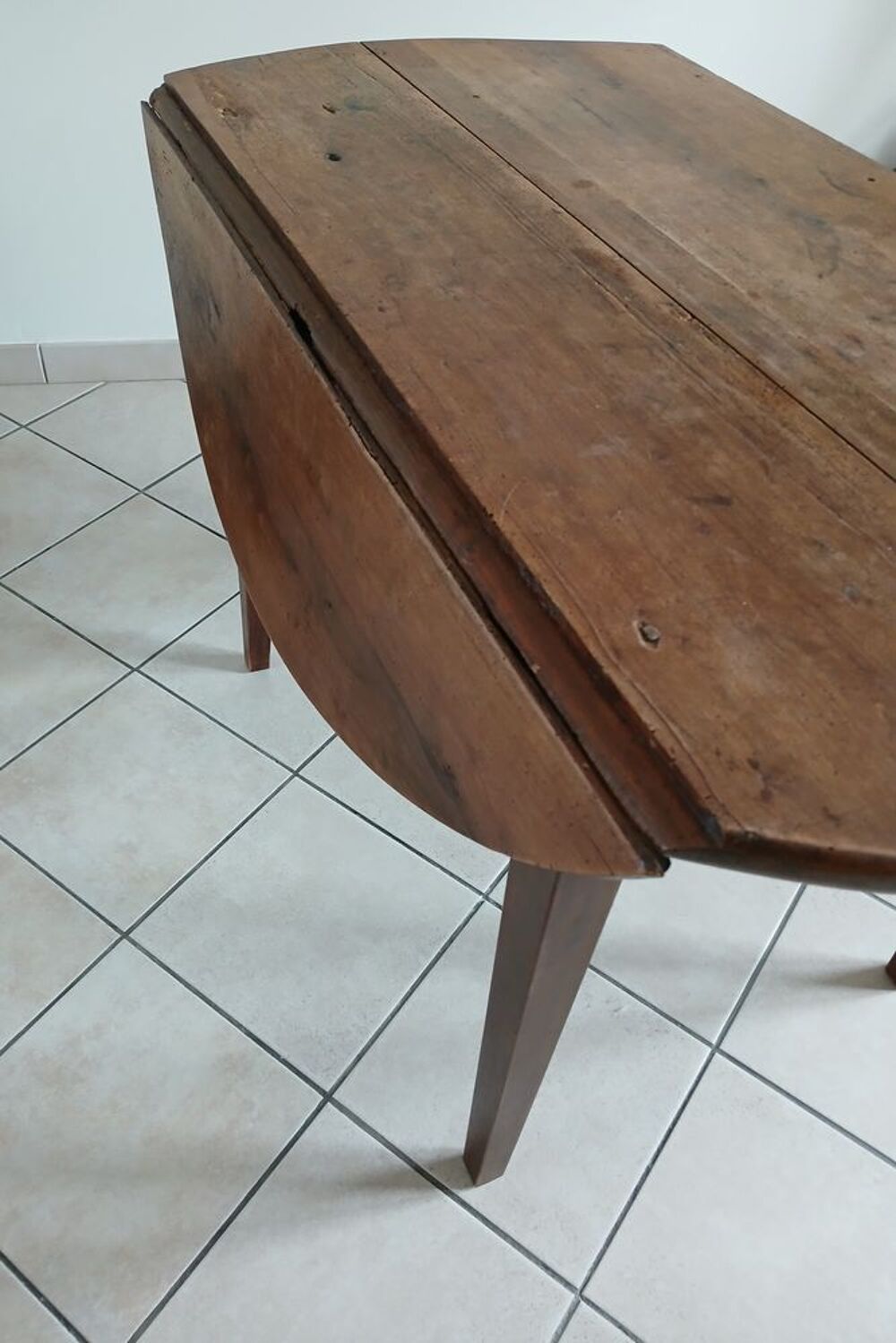 TABLE RONDE ANCIENNE VINTAGE Meubles