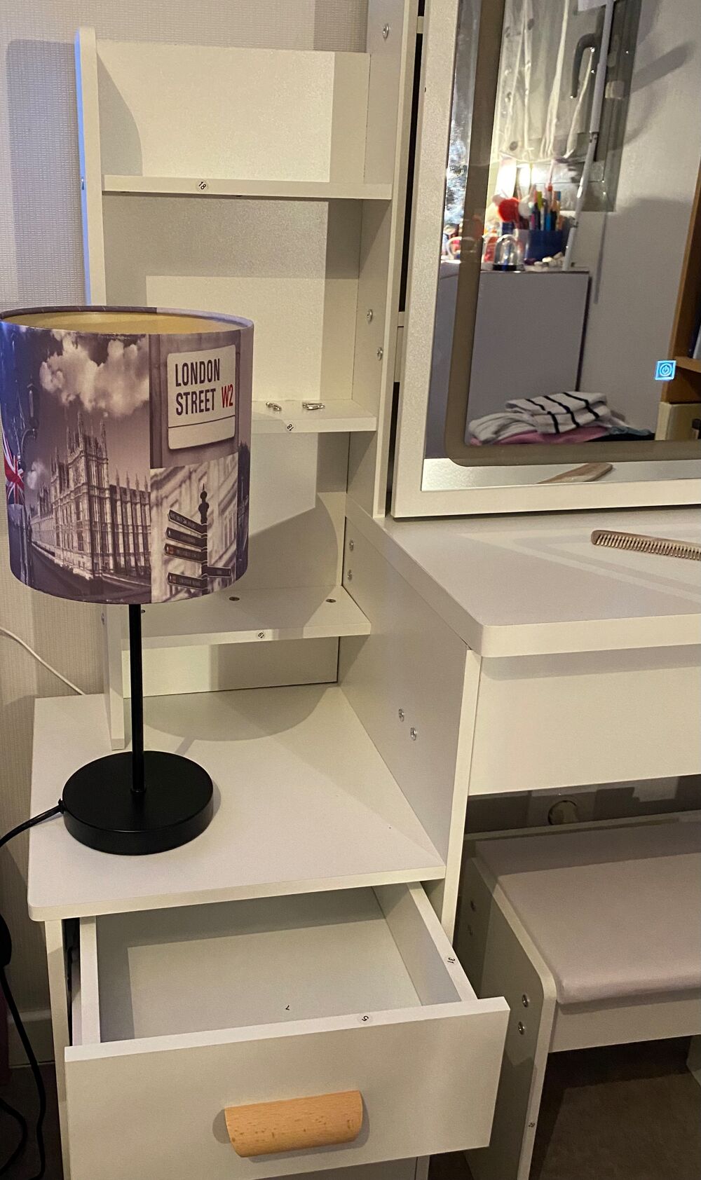 Coiffeuse NEUF Moderne avec Miroir Lumineux Meubles