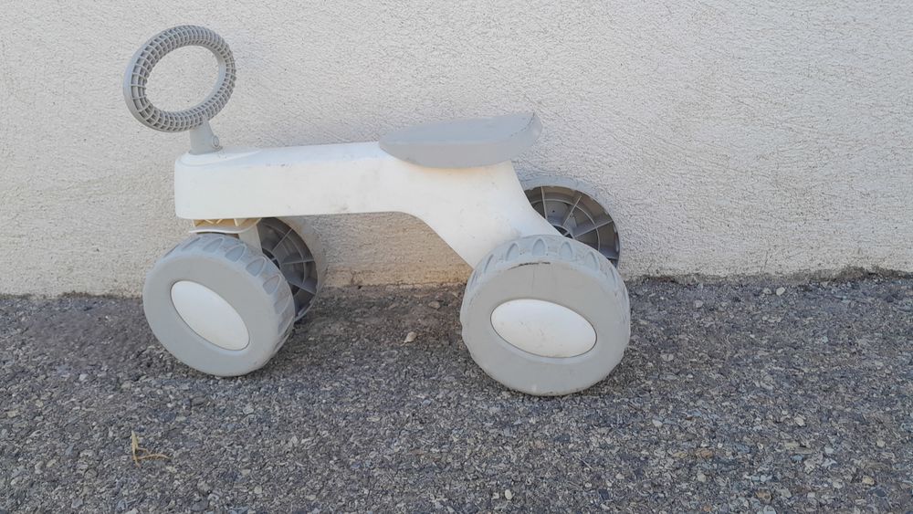 draisienne 4 roues blanche Jeux / jouets