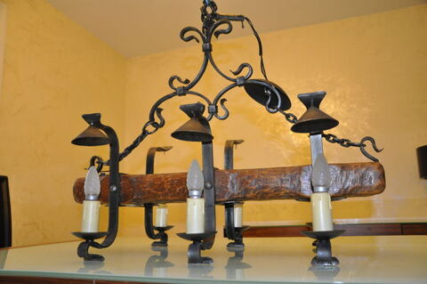 ECLAIRAGE: LUSTRE - COLONNE   
40 Blanzat (63)