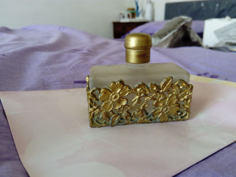 Flacon &agrave; parfum belle &eacute;poque 