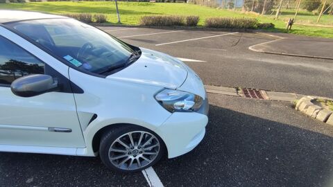 Renault Clio III 2.0 16V 203 Renault Sport Cup Euro 5 2011 occasion Saint-Martin-en-Campagne 76370