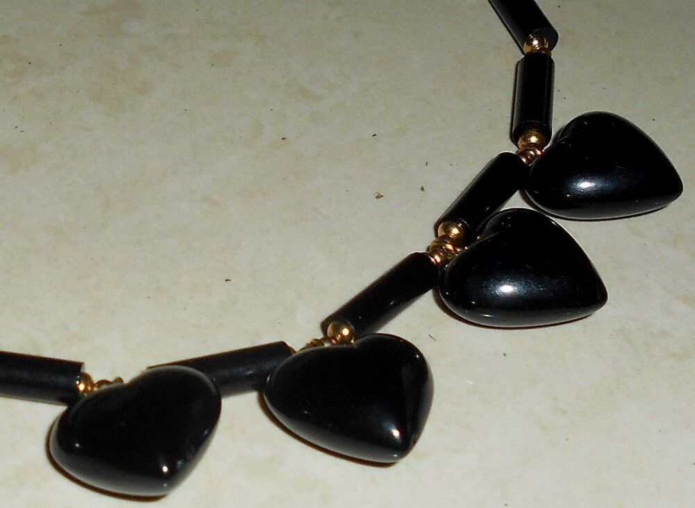 Collier Ras du Cou 7 Coeurs noir Bijoux et montres