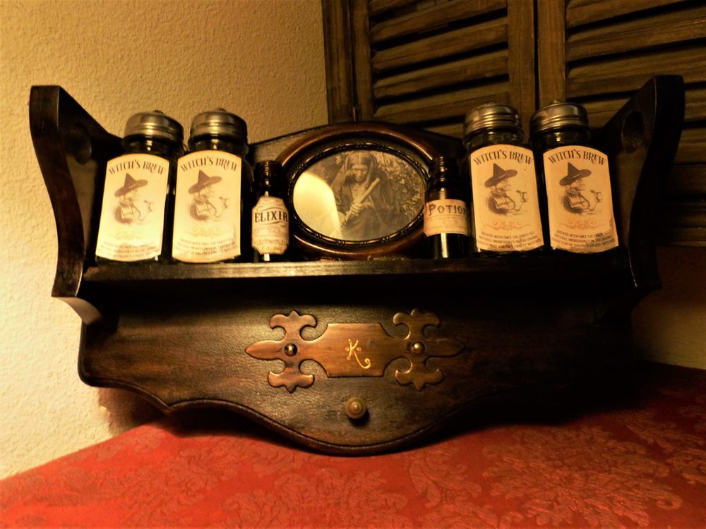 Etag&egrave;re de Curiosit&eacute; &quot;WITCH SHELF&quot; Steampunk Dcoration