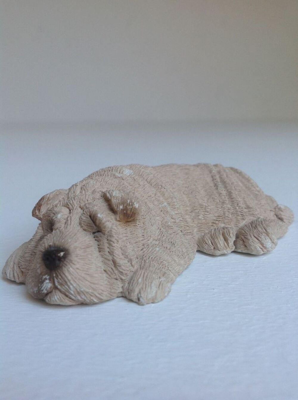 SCULPTURE CHIEN SHAR PEI SANDICAST USA Envoi Possible
Décoration