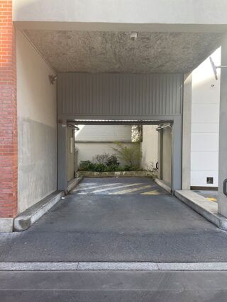  Parking / Garage à louer 12 m²