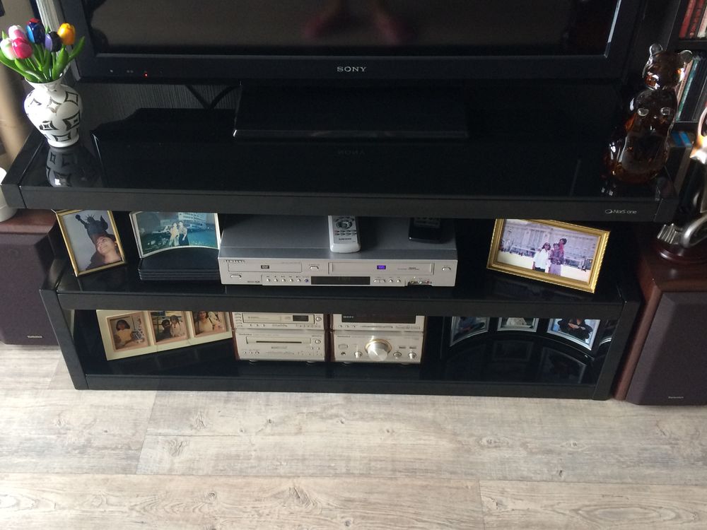 Meuble t&eacute;l&eacute; &agrave; vendre. Meubles