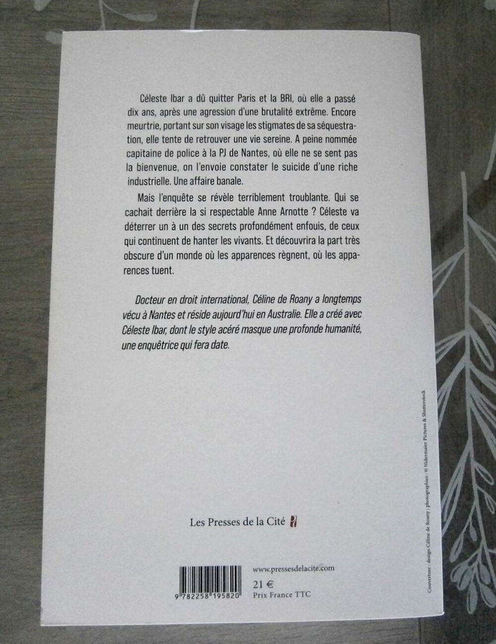 Livre r&eacute;cent (2021) - C&eacute;line DE ROANY. Les beaux mensonges Livres et BD