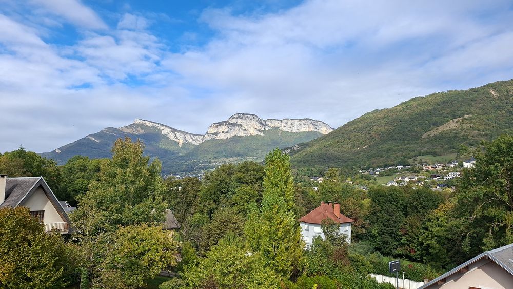 Location Appartement T5 de 105.92m² - CHALLES LES EAUX (104) Challes-les-eaux
