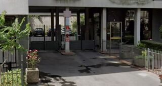  Parking / Garage � louer 10 m� Paris