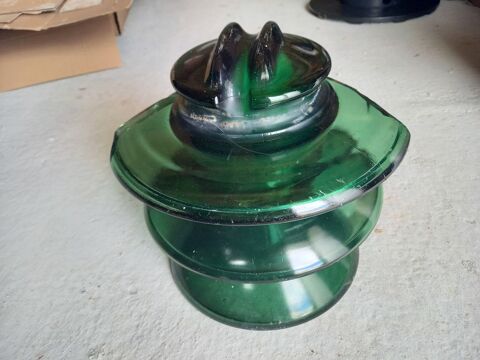 Isolateur ancien en verre vert EDF géant 10 Boisset-et-Gaujac (30)