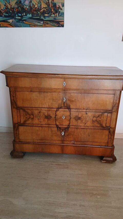 Commode ancienne avec  5 tiroirs qui ferme à clé 110 Antibes (06)