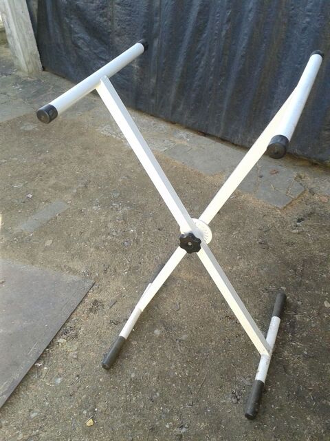 TRETAUX NEUF JAMAIS SERVI BONNE AFAIRE. 10 Fr�vent (62)