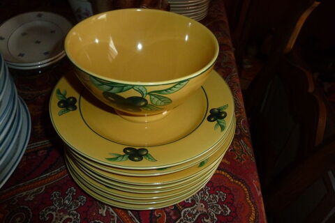 Vaisselle (assiettes, bols et verres) 16 Ch�teauneuf-les-Martigues (13)