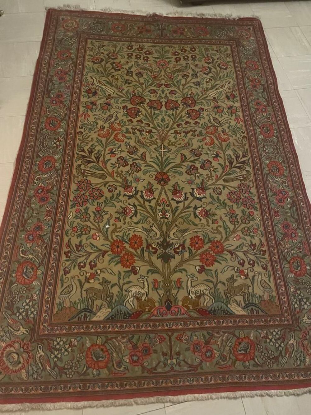 tapis iranien fait &agrave; la main Décoration