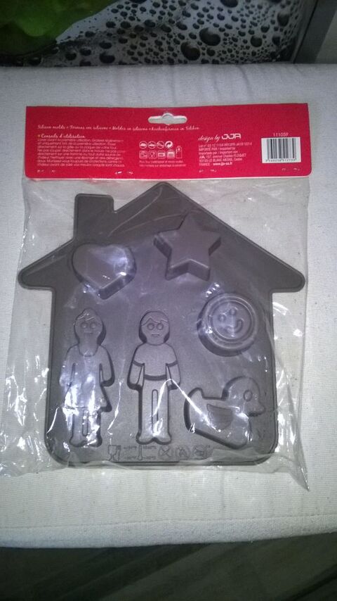 Moule  biscuits en silicone
Neuf sous emballage
pour les  4 Talange (57)