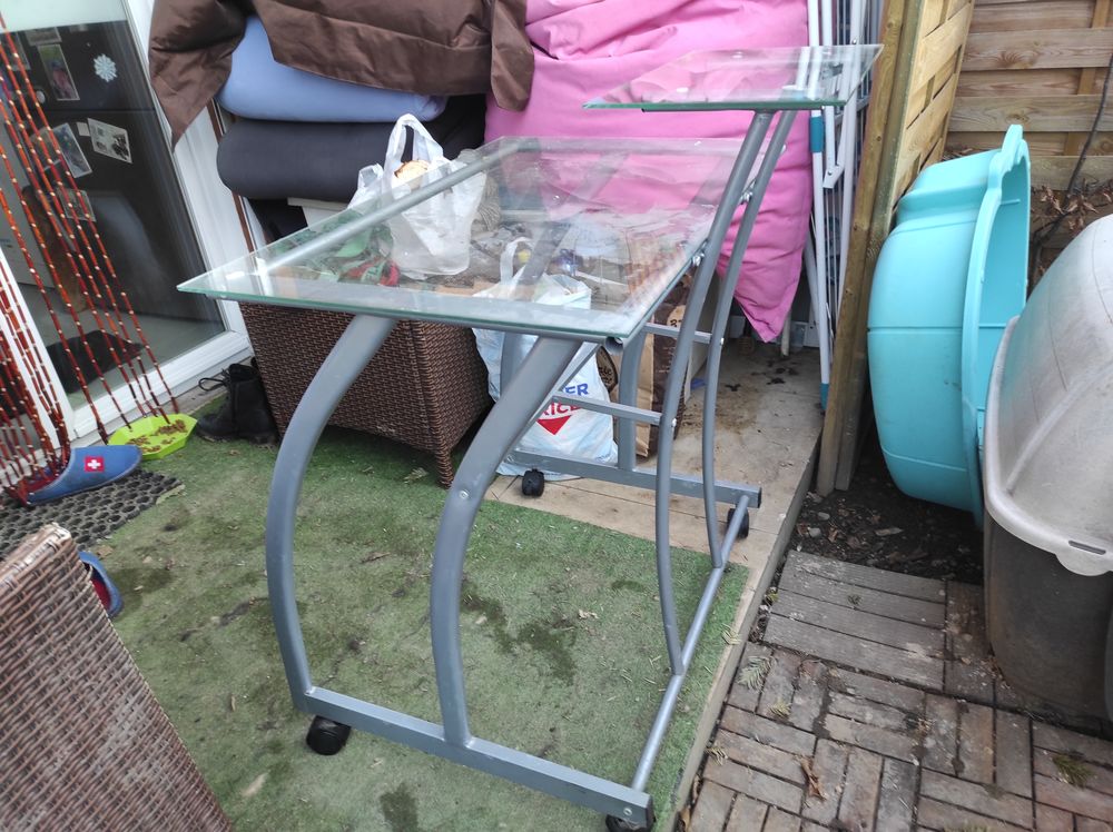Bureau ordinateur verre acier Meubles