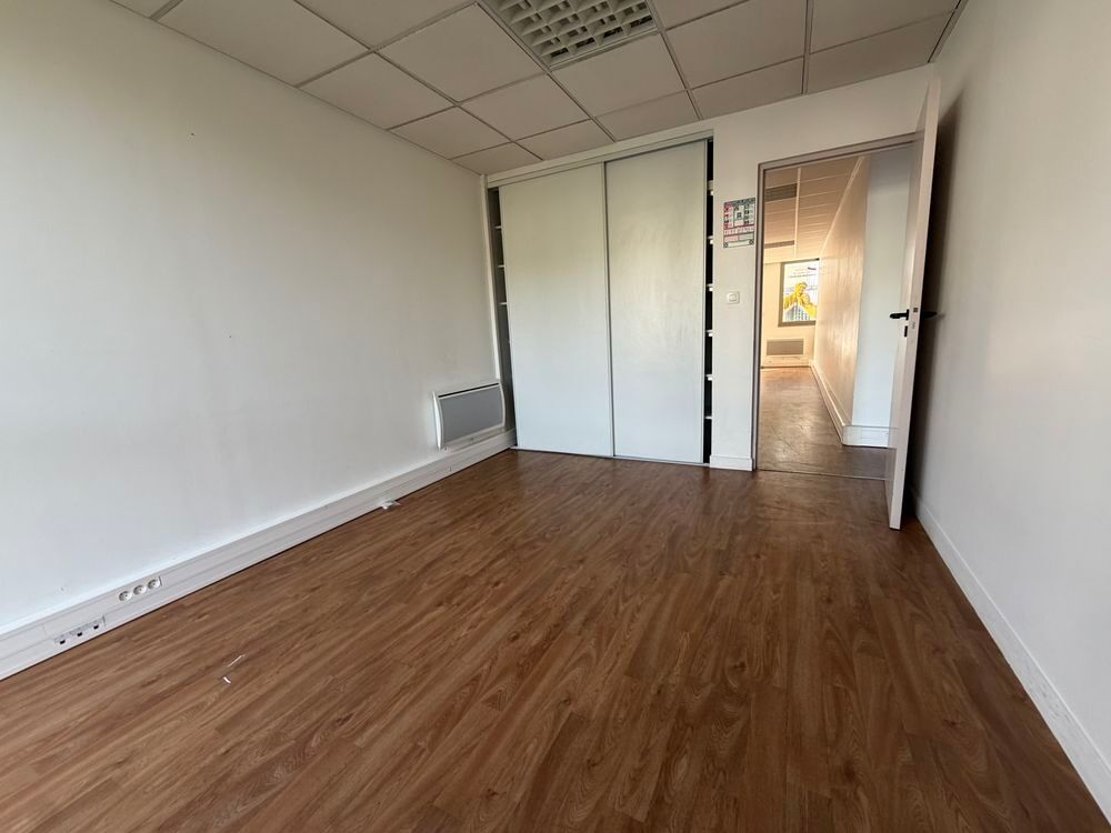   Local à louer 60 m² - LA ROCHELLE La rochelle