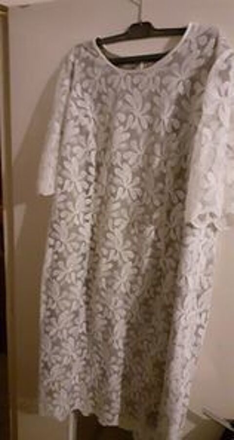 robe neuve 30 Al�s (30)