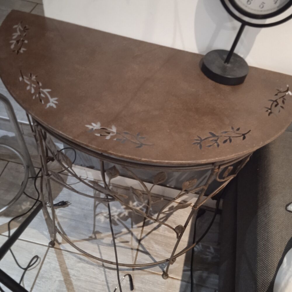 Console mordor&eacute;e motifs feuilles 75 de long*37 de profondeur Meubles
