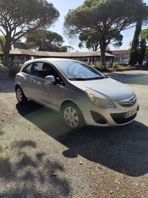 Opel corsa 1.2 - 85 ch Twinport Color Edition