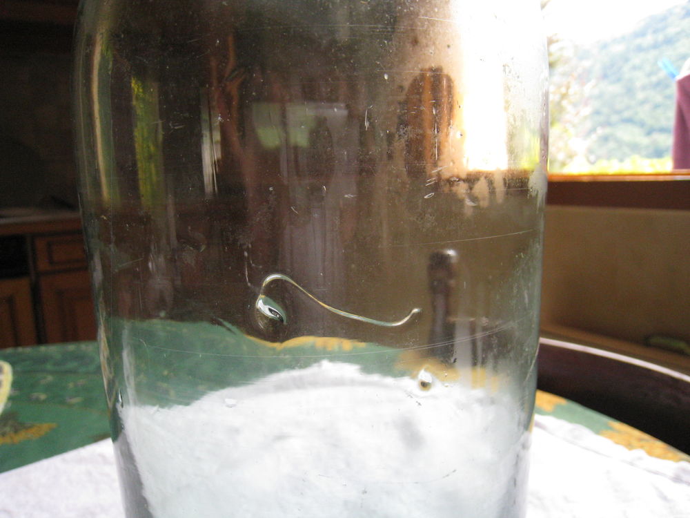Bouteille ancienne verre souffl&eacute; 1940 Décoration