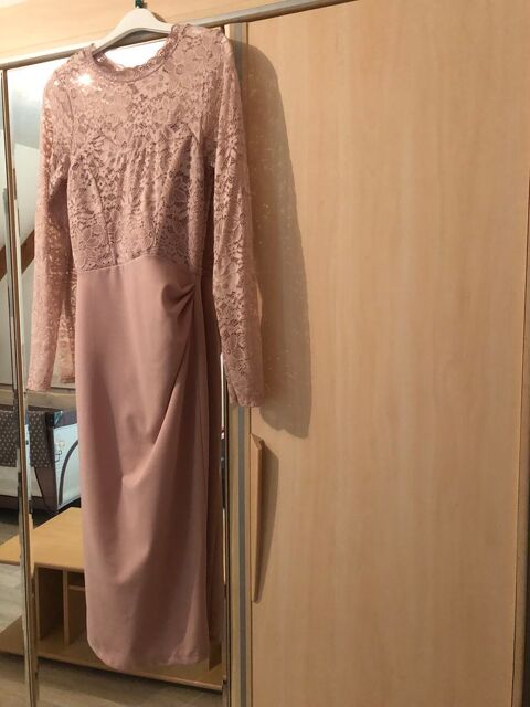 Tr�s jolie robe rose saumon. 30 Servon-sur-Vilaine (35)