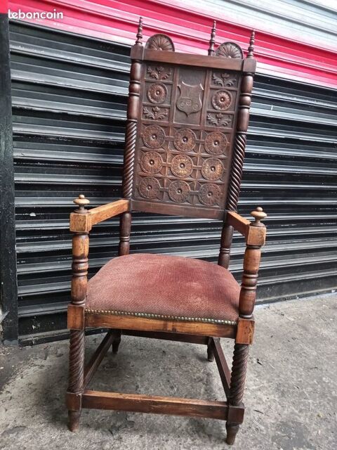 BEAU FAUTEUIL GOTHIQUE ANCIEN 400 Paris 17 (75)