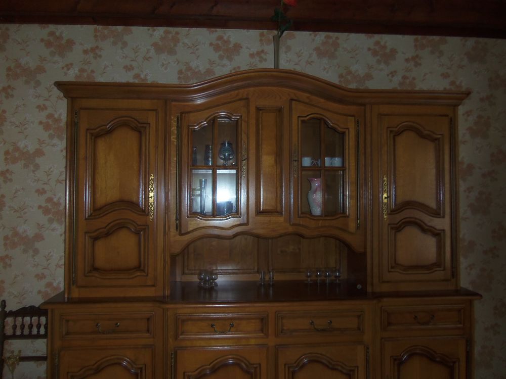MEUBLE AVEC VITRINE Meubles