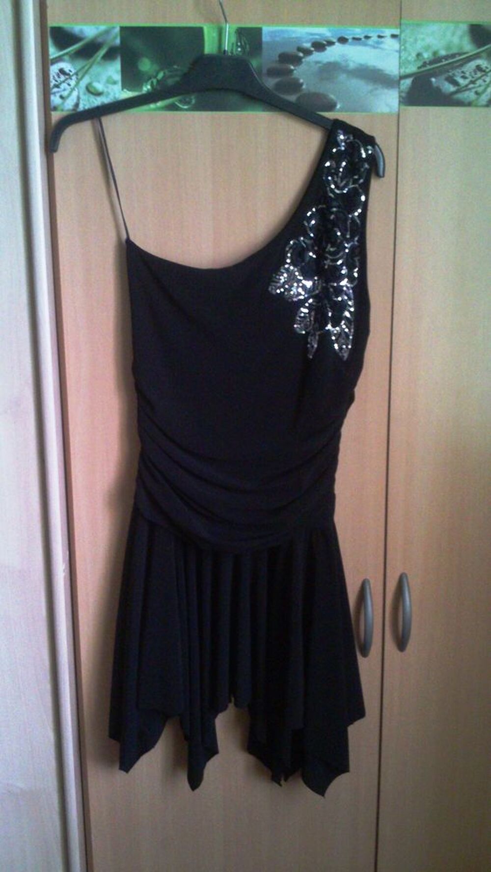 robes de soir&eacute;e Vêtements