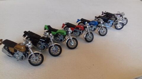Polistil 7 motos au 1/24 14 Lyon 3 (69)