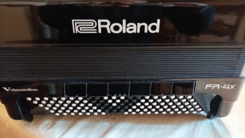 FR4x noir, clavier piano Instruments de musique