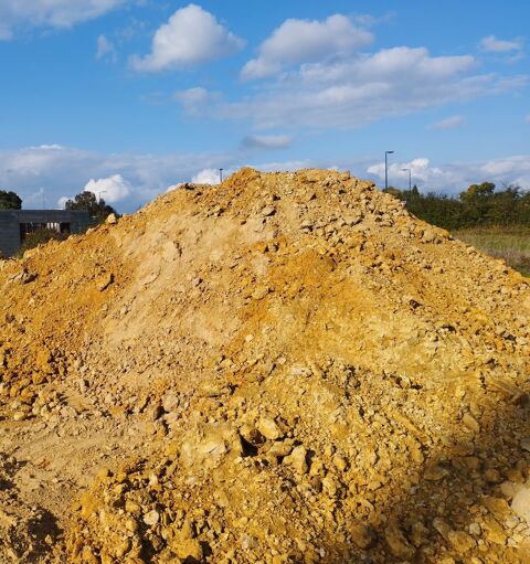 Don et chargement de terre 0 Cantenay-pinard (49)