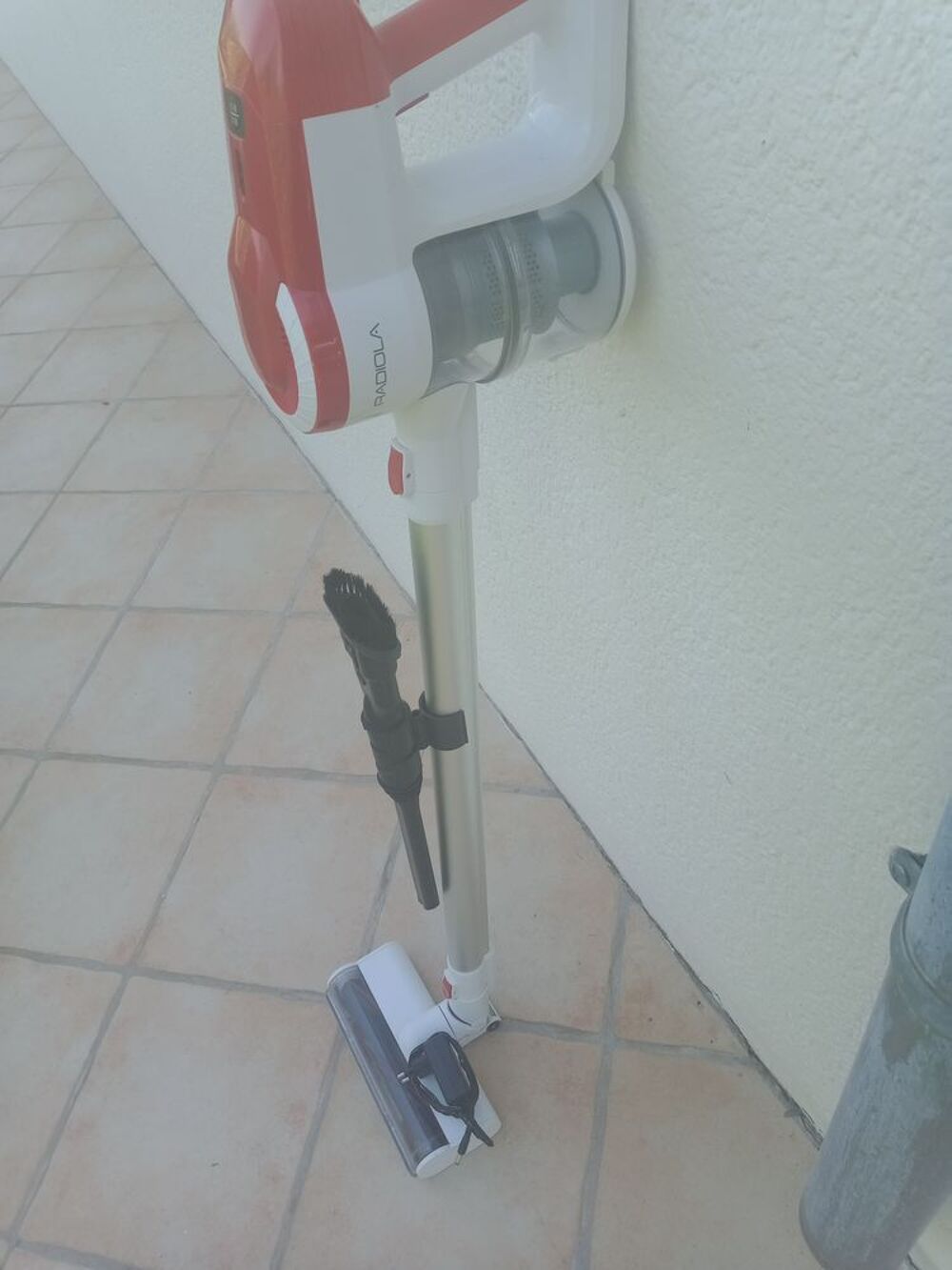 Aspirateur balai sans fil Electroménager