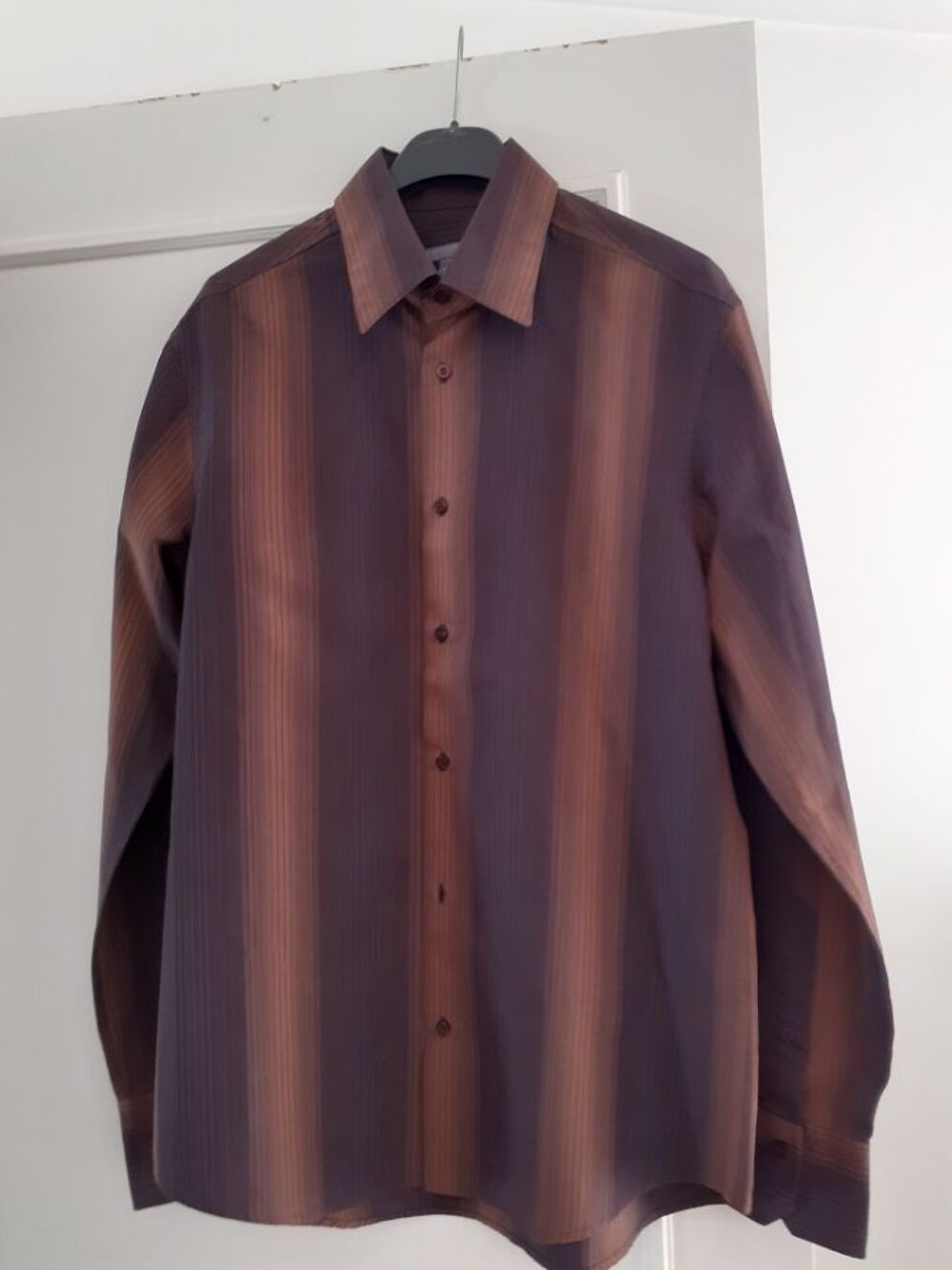 CHEMISE Neuve "H &sect; M" T 40+/- Vêtements