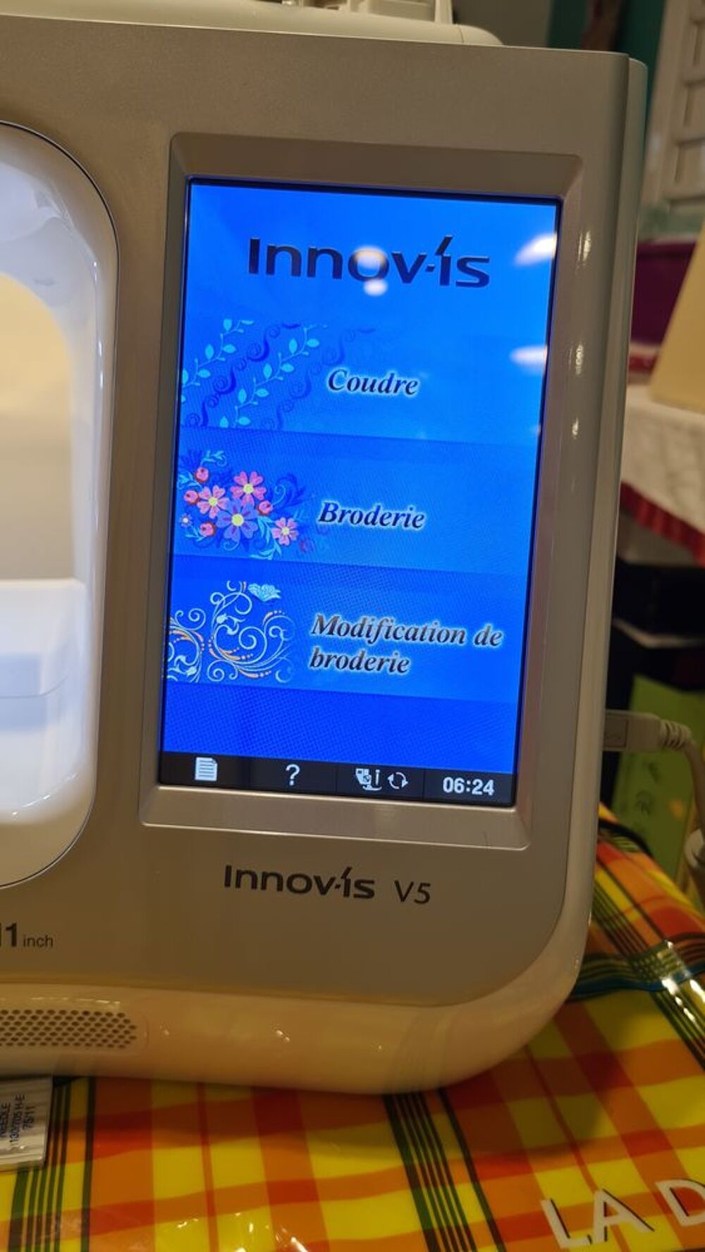 MACHINE A COUDRE ET A BRODER BROTHER INNOV-IS V5 Electroménager