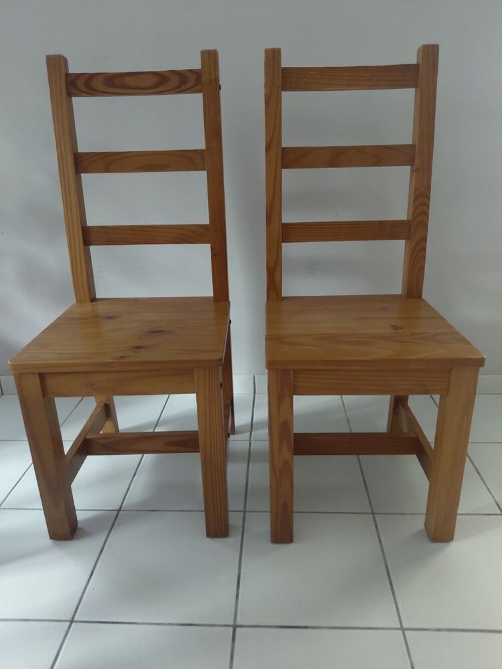 Chaises en bois massif Meubles