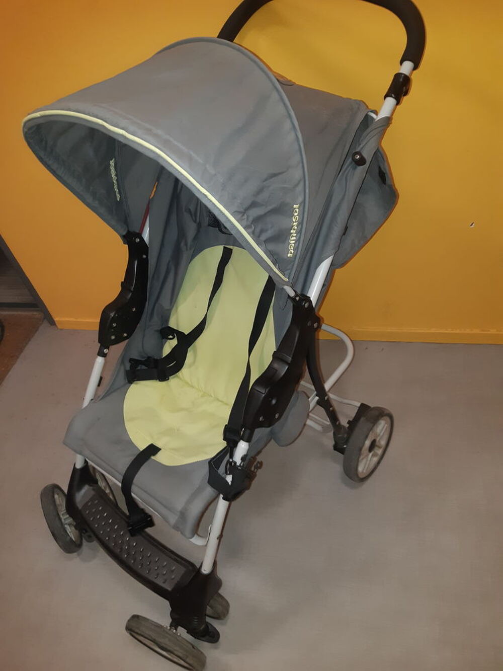 Poussette b&eacute;b&eacute; en excellent &eacute;tat Mobilier enfants