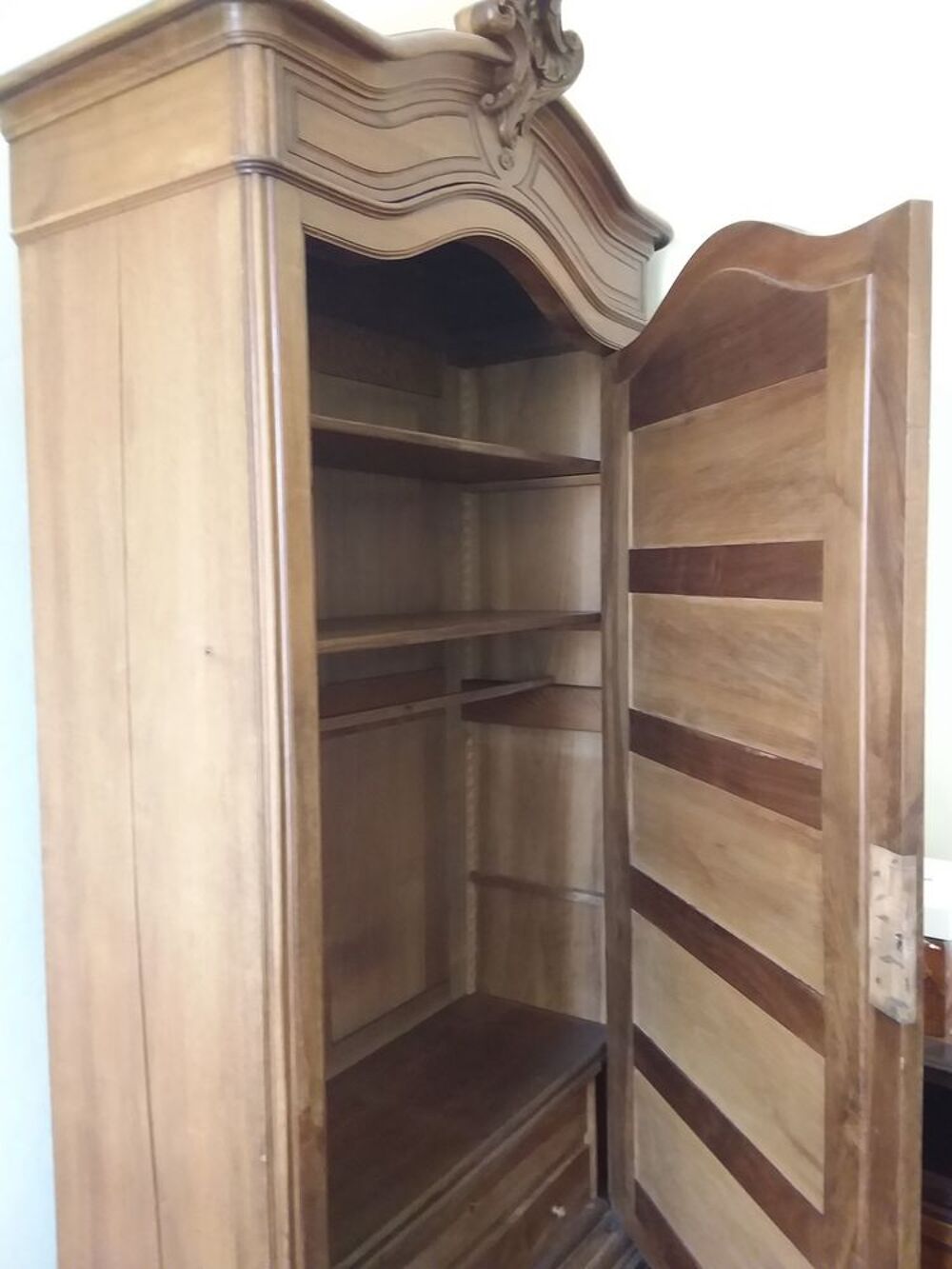 BONNETIERE ARMOIRE ESTIMEE + DE 1200 E, FAIRE PROPOSITION Meubles