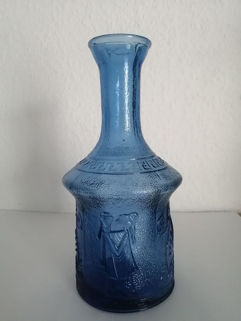 Bouteille / Carafe en verre bleut&eacute; - 1970 -1980 Décoration