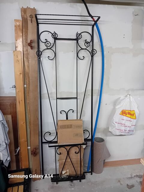 PORTE MANTEAU MURAL  EN FER FORGE NOIR 15 Roanne (42)