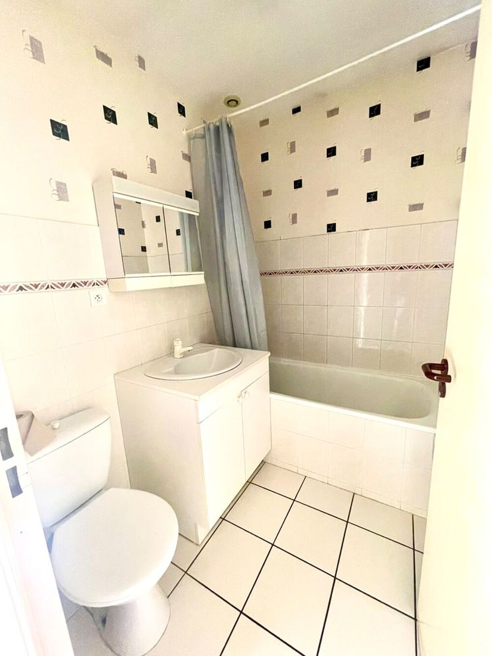 Location Appartement Studio Dole 24 M ds résidence proche centre ville Dole