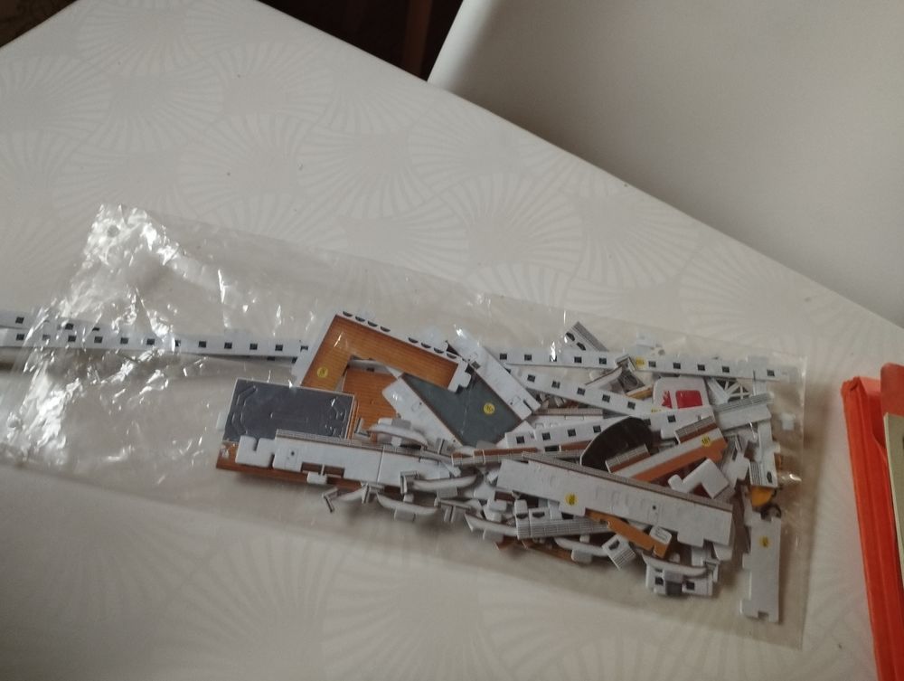 Puzzle 3D Titanic avec LED 