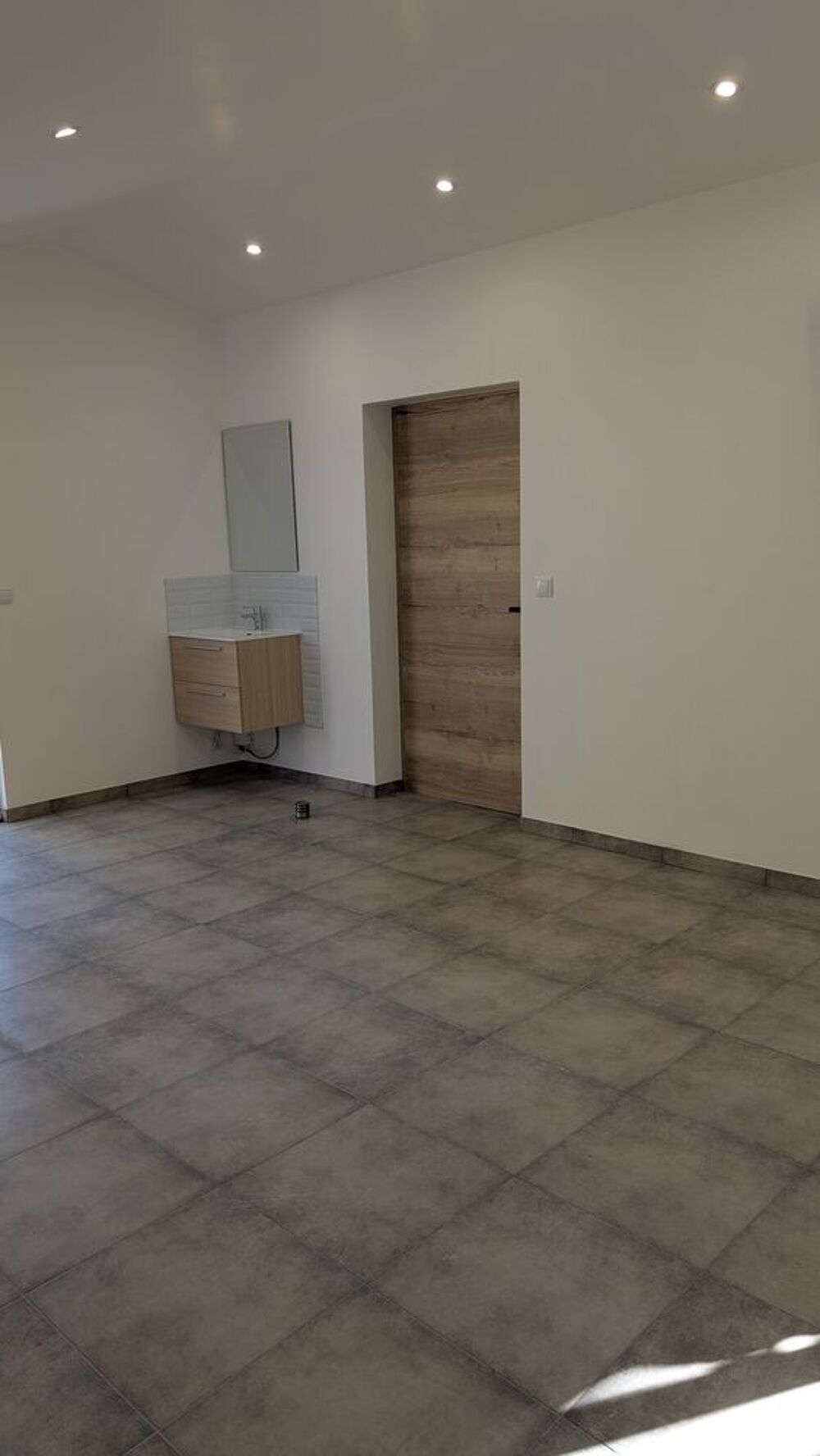 Location Maison Local de 33 m²  professionnel santé, forme, bien être Brignoles