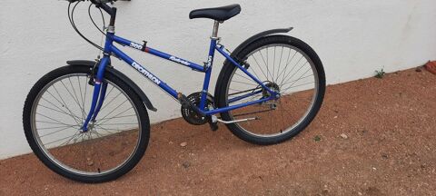 Vlo Dcathlon Rockrider 300, mixte, couleur Gitane. 48 Panissires (42)