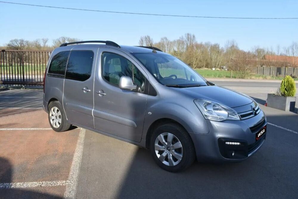 Berlingo BERLINGO MULTISPACE 1,6L BlueHdi 99cv XTR 2018 occasion 55100 Verdun